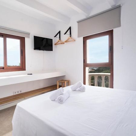 Hotel Castell de Lô à Cala En Porter  Extérieur photo